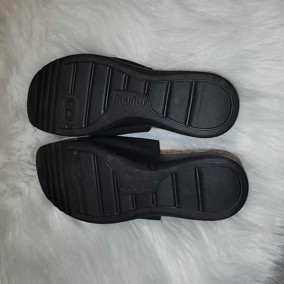 Munro Women's Sandals Size 8 Wide Black Open Toe Slip On Nalia Slides - Picture 2 of 5